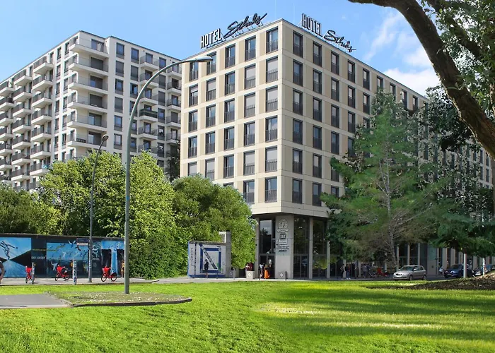 Schulz Berlin Wall At The East Side GallerySporthotels